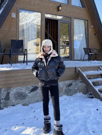 เสื้อ Perfect moment รุ่นนี้ใส่ได้2ด้าน ตัวเดียวได้ถึง2ลุค คุ้มสุดๆ