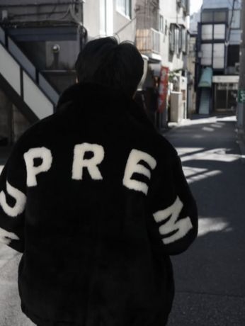 Supreme อย่างเท่ครับ